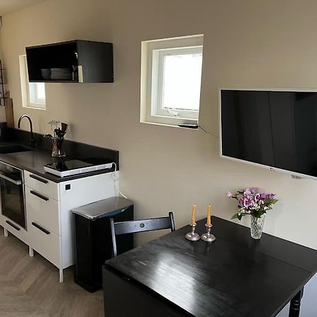Renovated & Private Tinyhouse Den Haag Short Stay Appartment Exterior foto