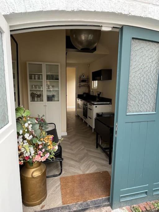 Renovated & Private Tinyhouse Den Haag Short Stay Appartment Exterior foto