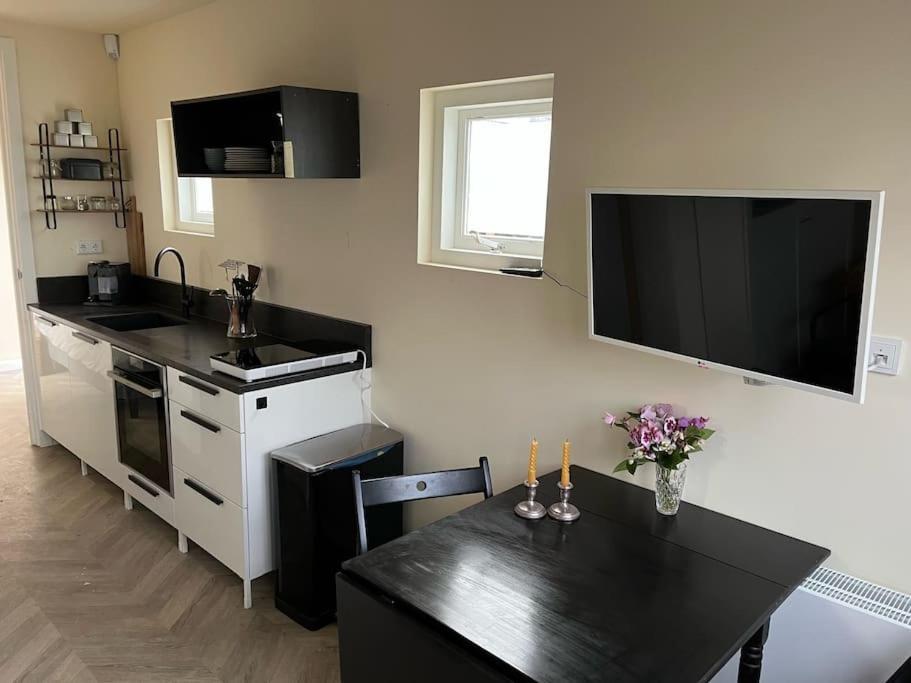 Renovated & Private Tinyhouse Den Haag Short Stay Appartment Exterior foto